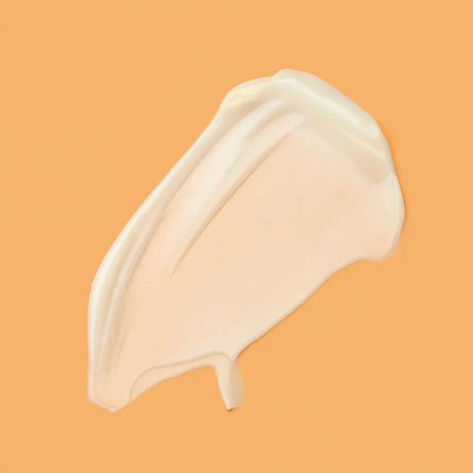 Niacinamide ve Retinol'ün yaşlanmaya karşı etkisi için göz kremi altında canlandırıcı 1